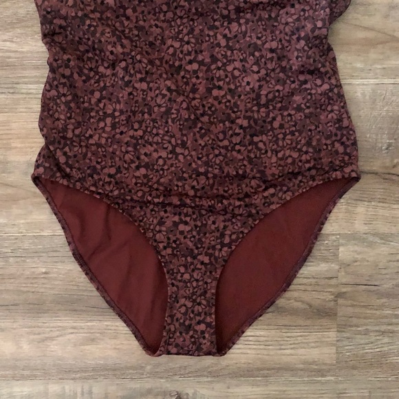 BOGO NWT Athleta Keyhole One Piece Swimsuit - Picture 5 of 14